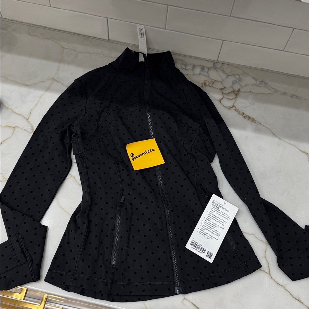Lululemon define jacket nulu flocked, size 6, NWT